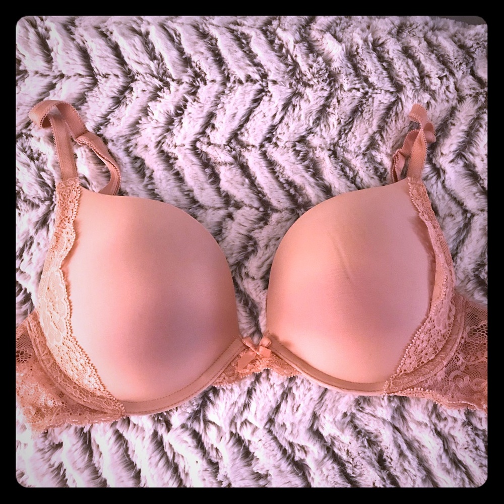 VIctoria’s Secret Dream Angels Push Up Bra Beige